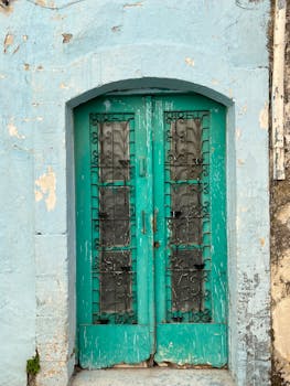 Piano keyboard hands