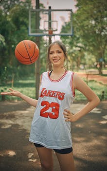 dealer hand baccarat