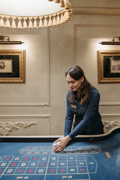online poker game players