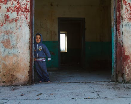 dealer shuffling cards